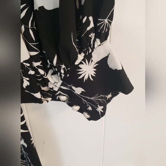 Meghan Los Angeles Floral Dress - Picture 8 of 10